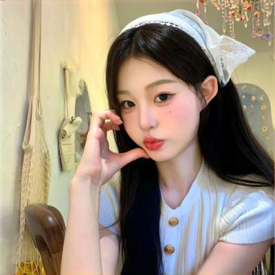 蜂妹与狗狗猫